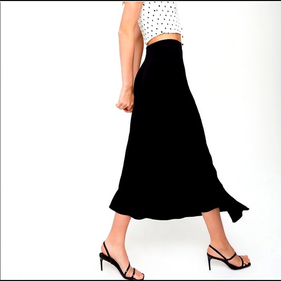 Aritzia Dresses & Skirts - 💋HOST PICK ARITZIA WILFRED midi Skirt